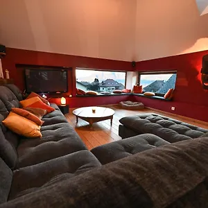 la-grange-du-clos.hotels-rhonealpes.com/